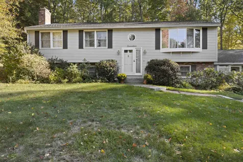 17 Lorisa Lane Milford NH 03055