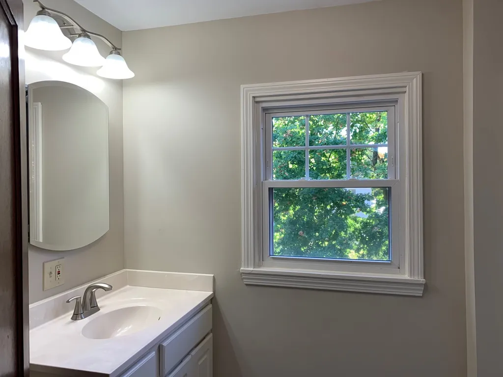 48 Chestnut Street Rochester NH 03867