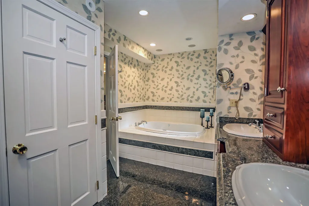 137 Tomahawk Trail Bridgewater NH 03222