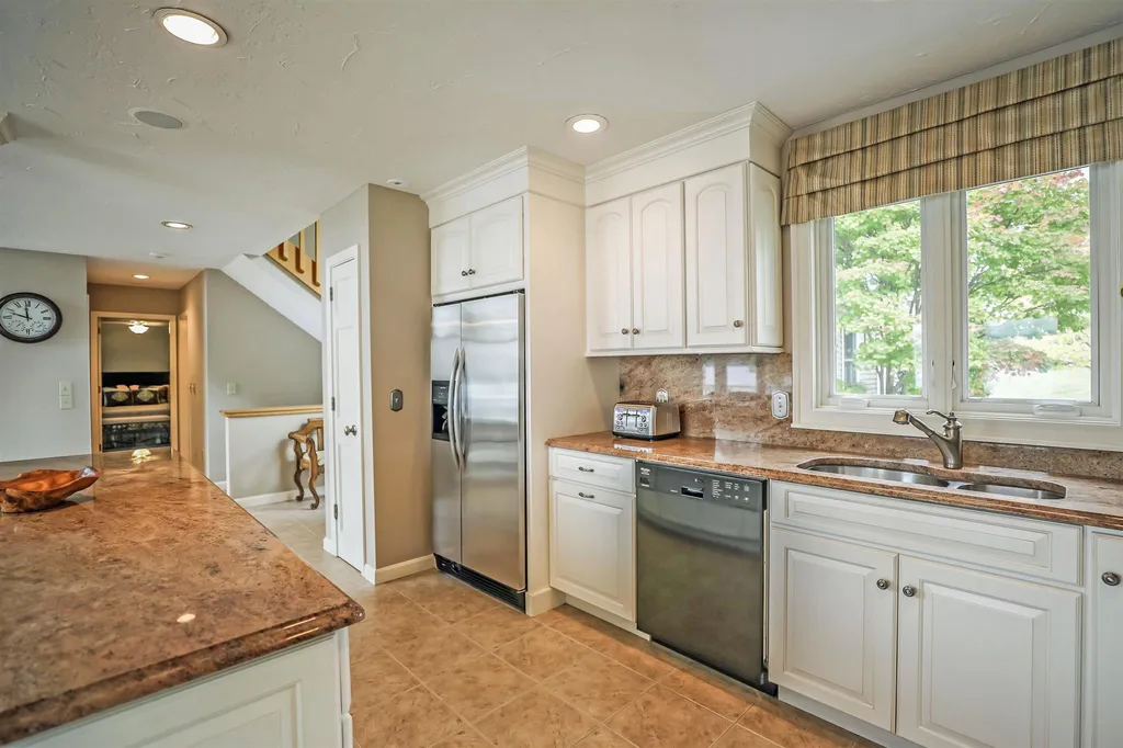 137 Tomahawk Trail Bridgewater NH 03222