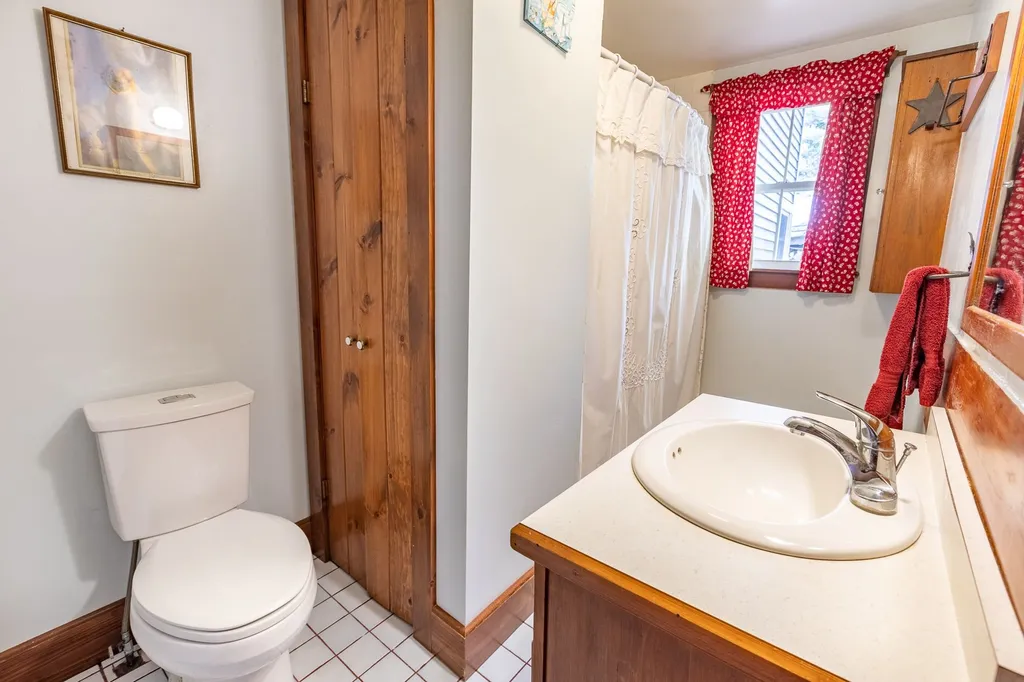 2 Rice Road Hartland VT 05048