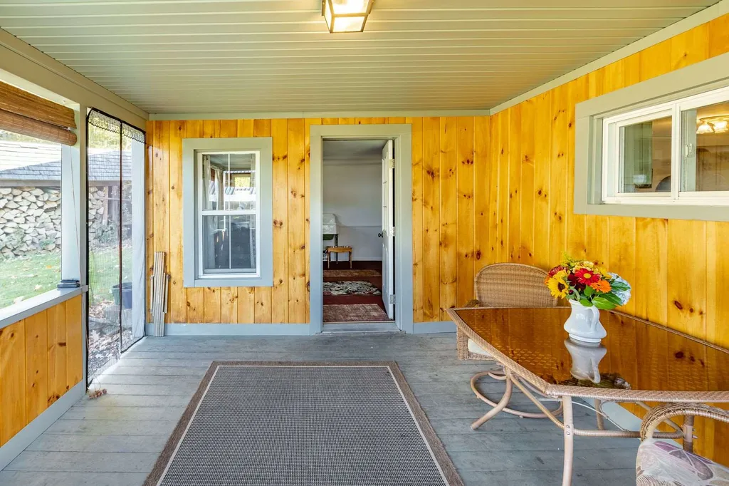 2 Rice Road Hartland VT 05048