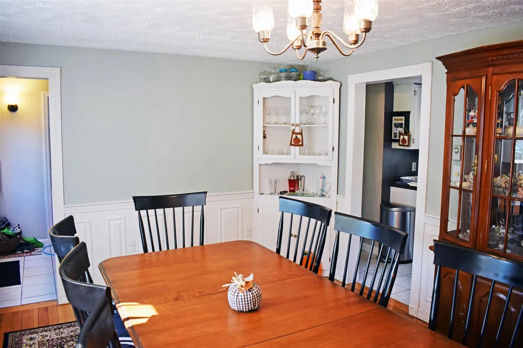 16 Ridgemont Drive Londonderry NH 03053