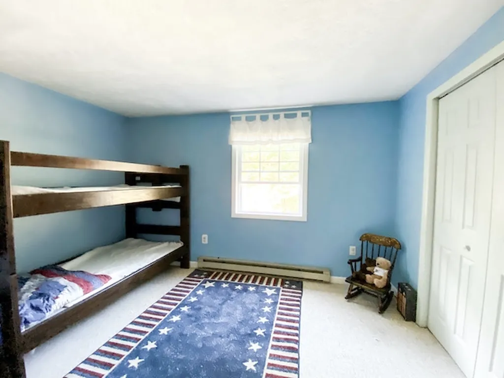 16 Ridgemont Drive Londonderry NH 03053