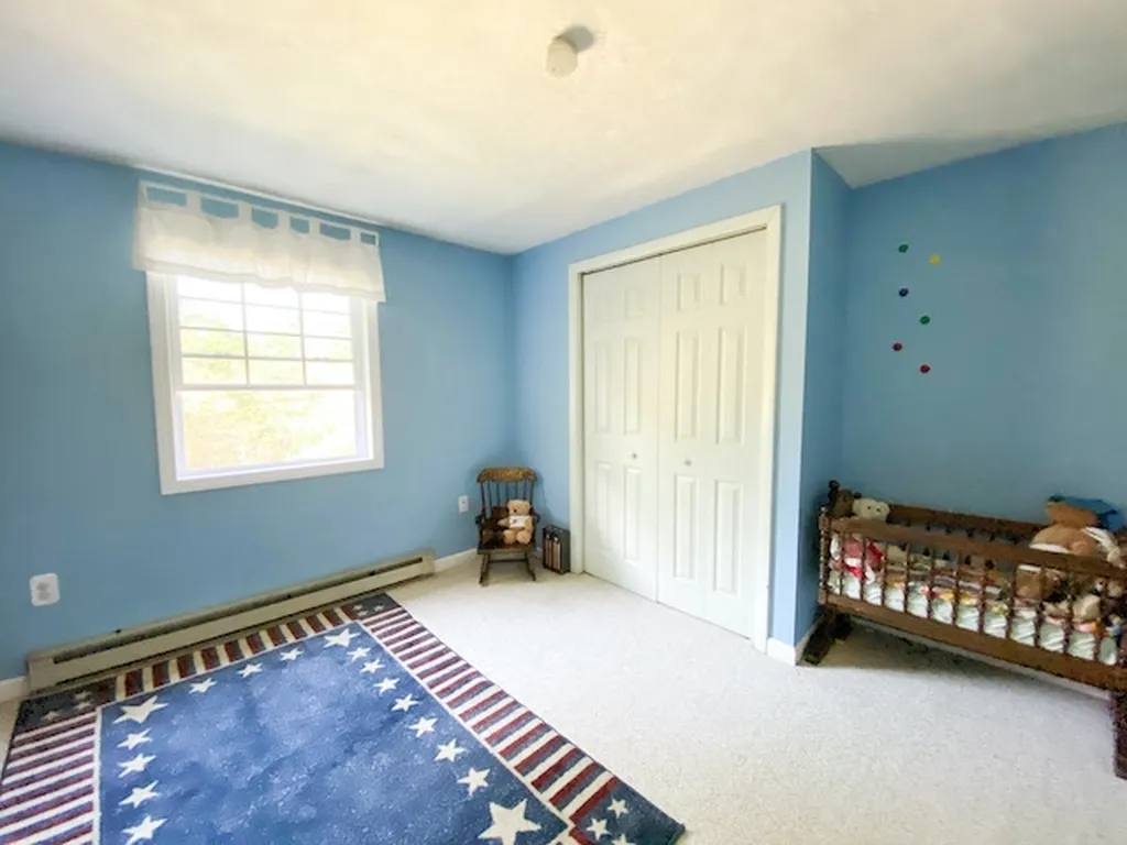 16 Ridgemont Drive Londonderry NH 03053