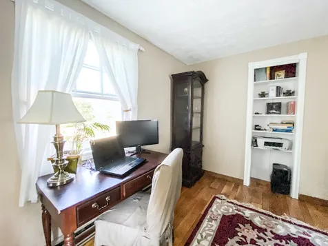 16 Ridgemont Drive Londonderry NH 03053