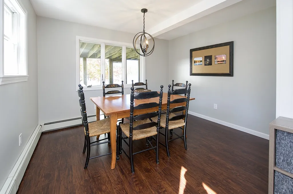 17 Brown Avenue Sandown NH 03873