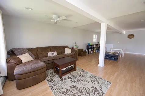 17 Brown Avenue Sandown NH 03873