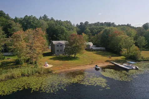17 Brown Avenue Sandown NH 03873