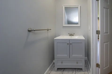 17 Brown Avenue Sandown NH 03873