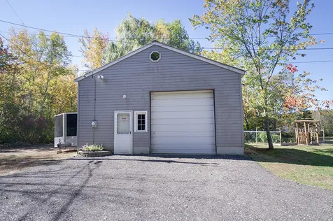 17 Brown Avenue Sandown NH 03873
