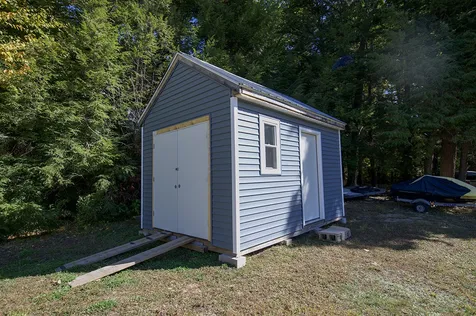 17 Brown Avenue Sandown NH 03873