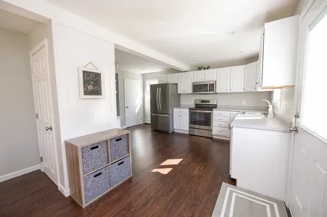17 Brown Avenue Sandown NH 03873