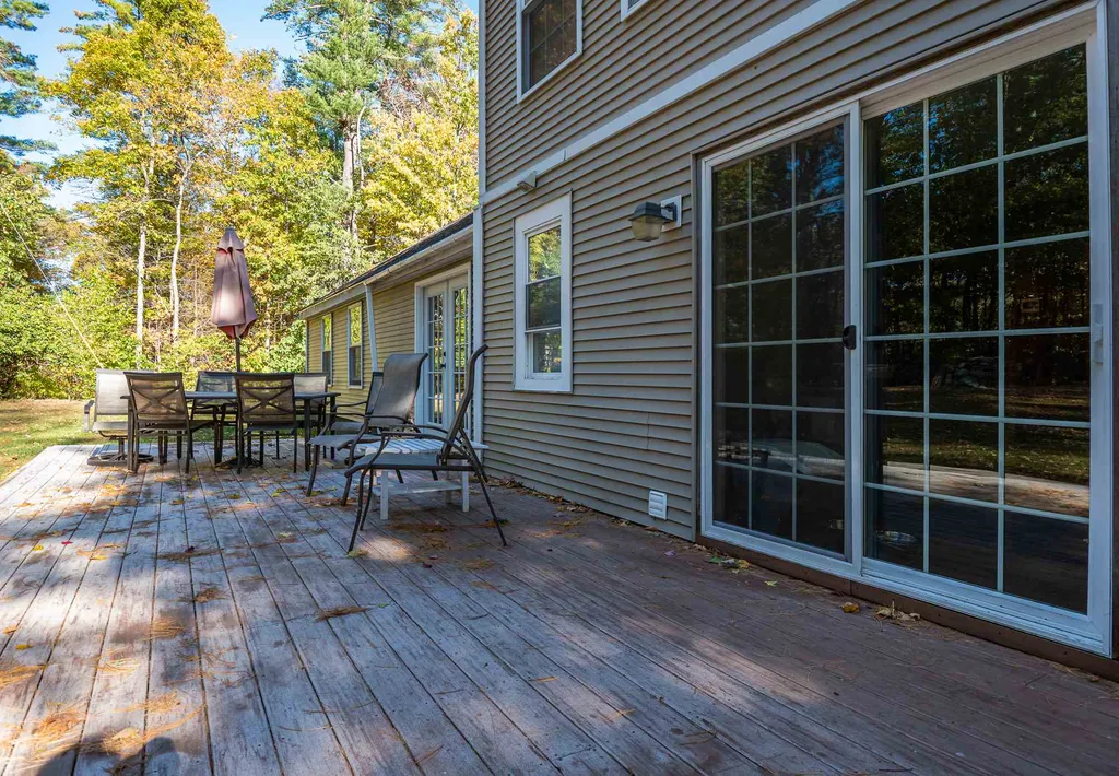62 Lake Road Brentwood NH 03833