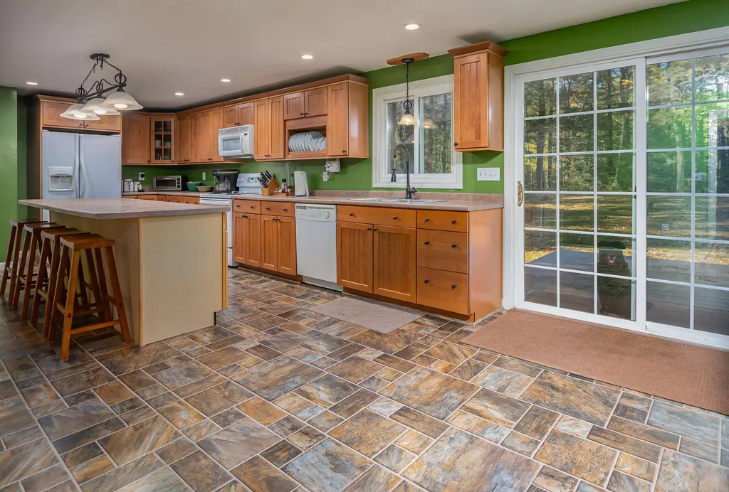 62 Lake Road Brentwood NH 03833