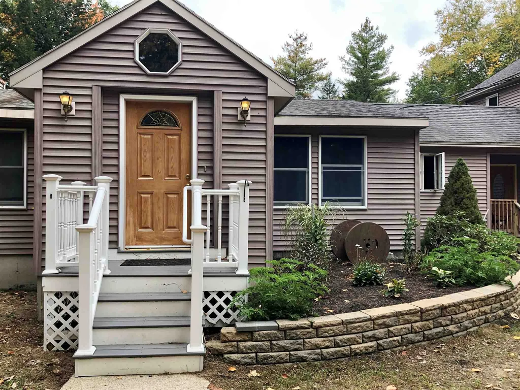 547 Hall Road Barrington NH 03825