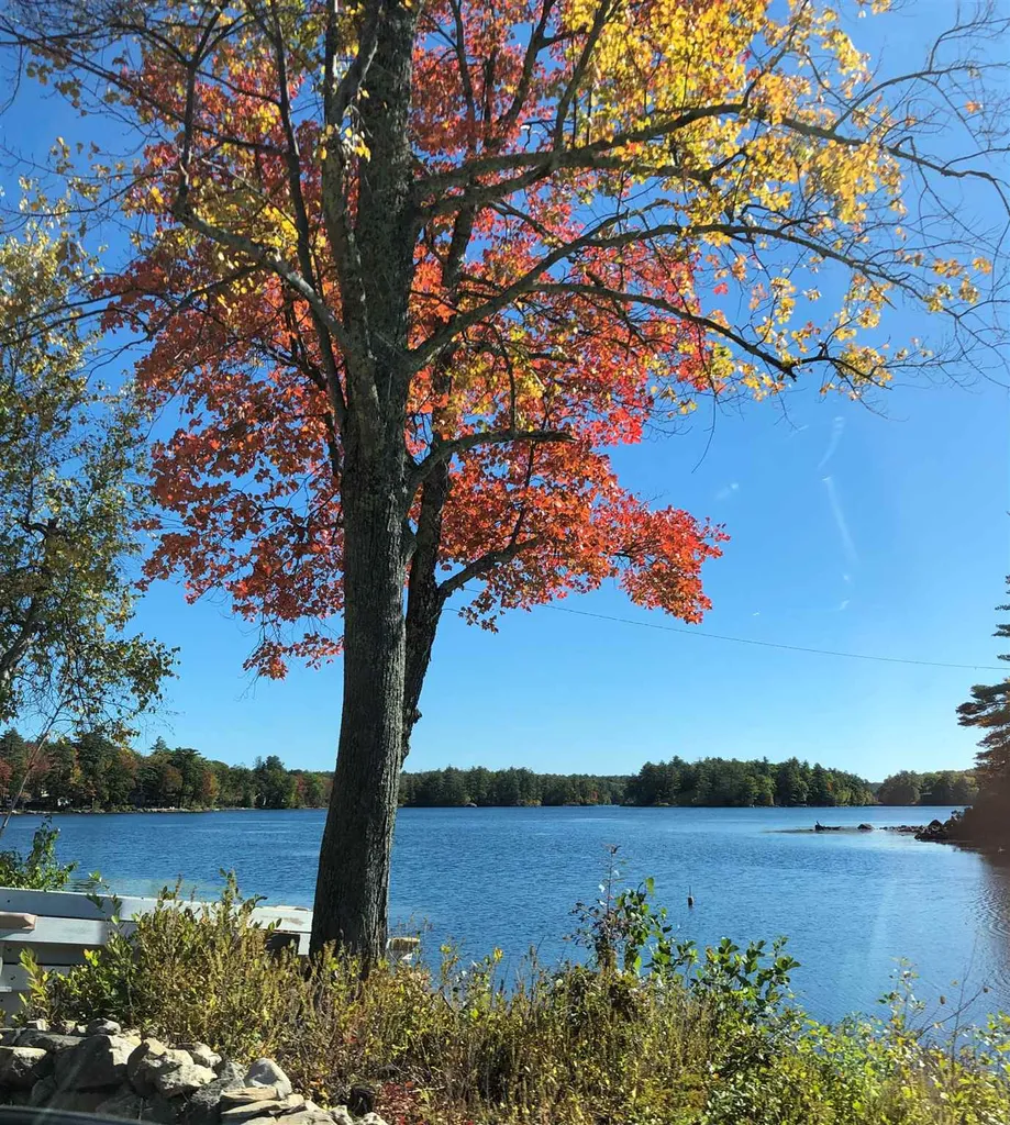 547 Hall Road Barrington NH 03825