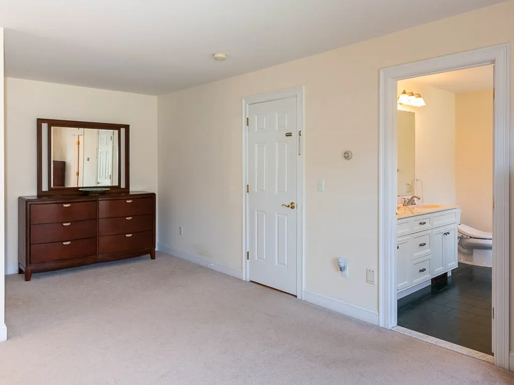 35 Thurston Drive Lee NH 03861