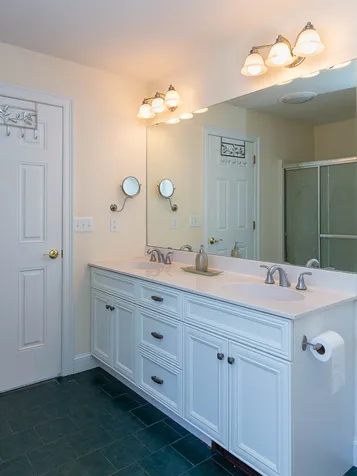35 Thurston Drive Lee NH 03861