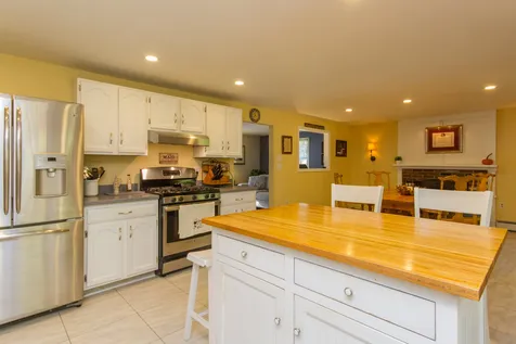 9 Danbury Drive Merrimack NH 03054