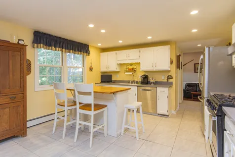 9 Danbury Drive Merrimack NH 03054