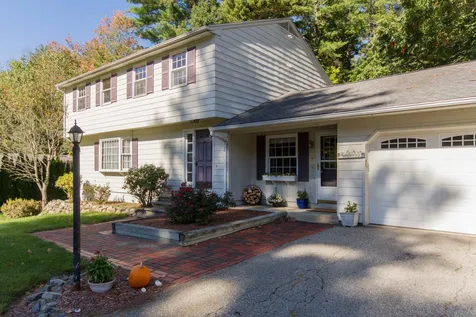 9 Danbury Drive Merrimack NH 03054