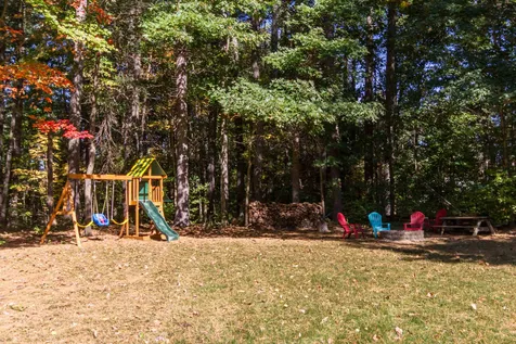 9 Danbury Drive Merrimack NH 03054