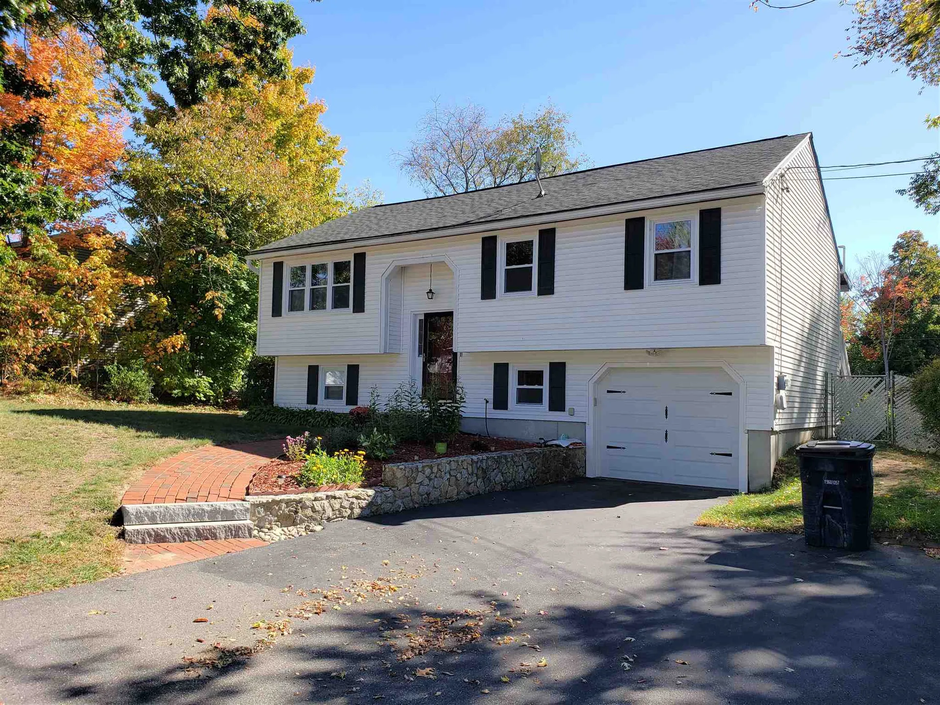 17 E Glenwood Street Nashua NH 03060