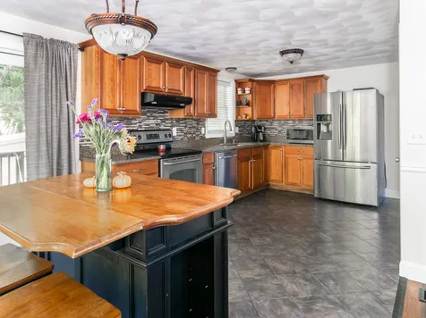 187a Robinson Road Hudson NH 03051