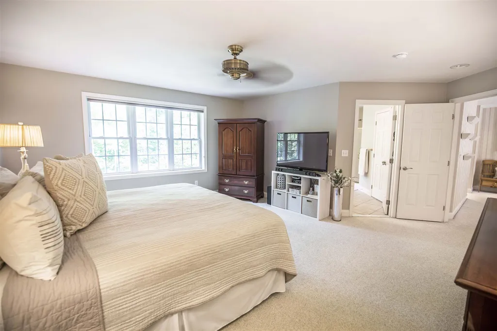 7 Misty Lane Londonderry NH 03053