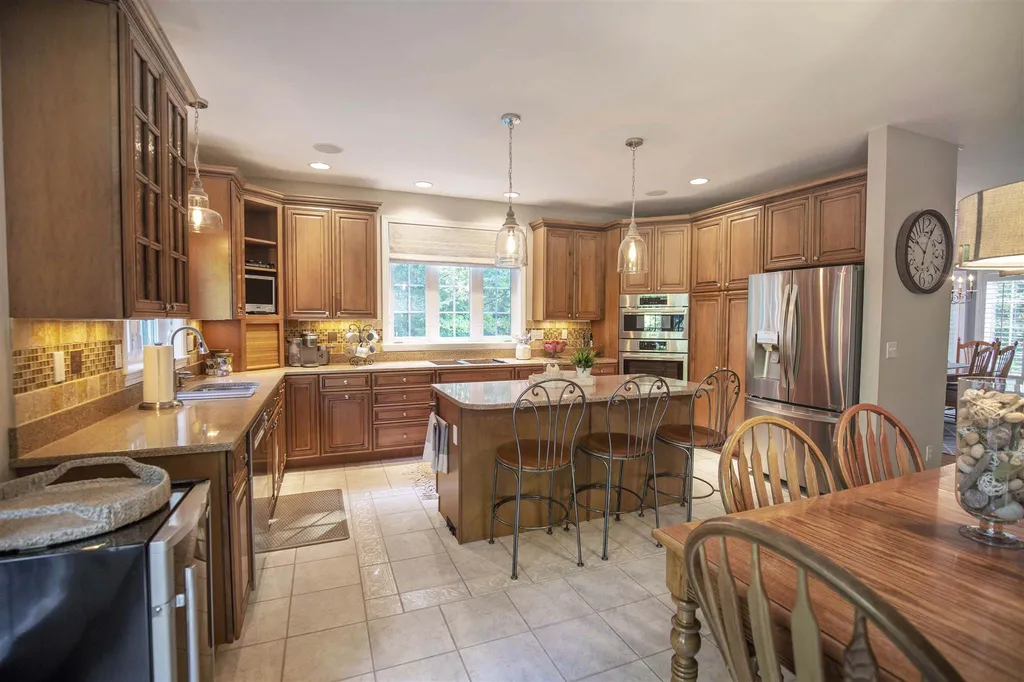 7 Misty Lane Londonderry NH 03053
