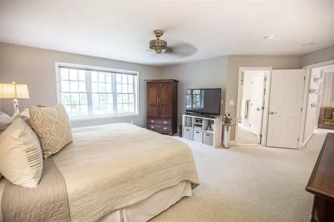 7 Misty Lane Londonderry NH 03053
