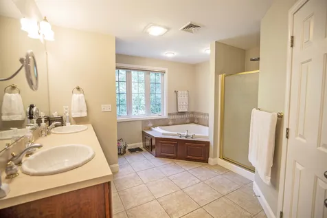 7 Misty Lane Londonderry NH 03053