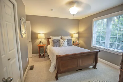 7 Misty Lane Londonderry NH 03053