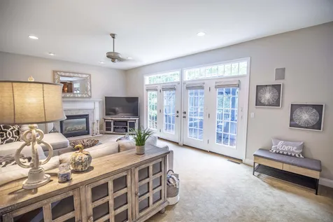 7 Misty Lane Londonderry NH 03053
