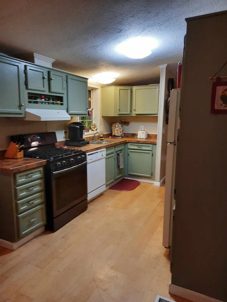 6 Roland Drive Allenstown NH 03275