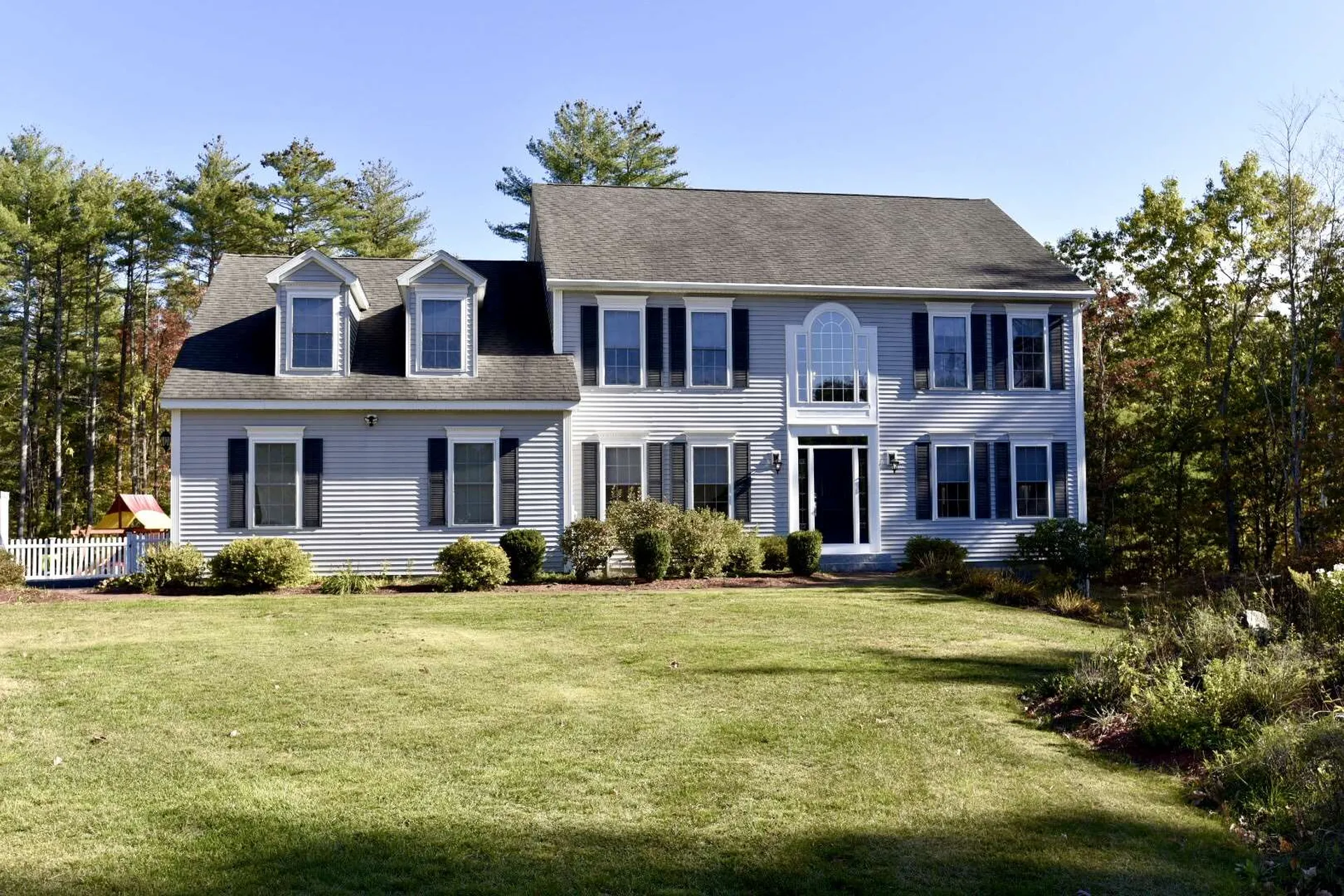 18 Karolina Lane Bedford NH 03110
