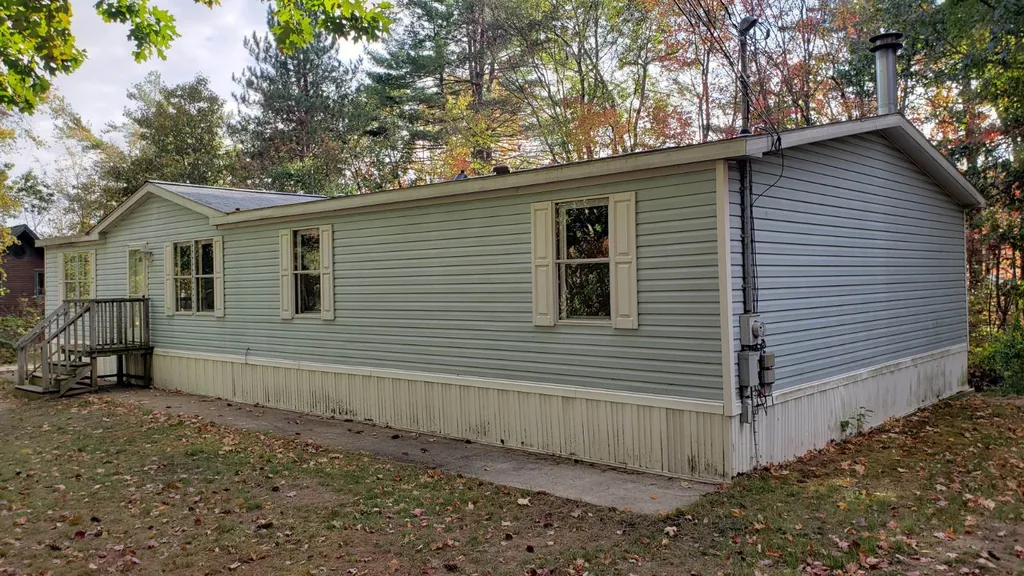 28 Estes Road Rochester NH 03839