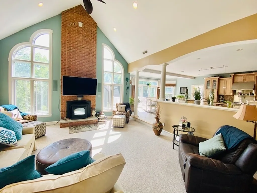 8 Parker Lane Bedford NH 03110