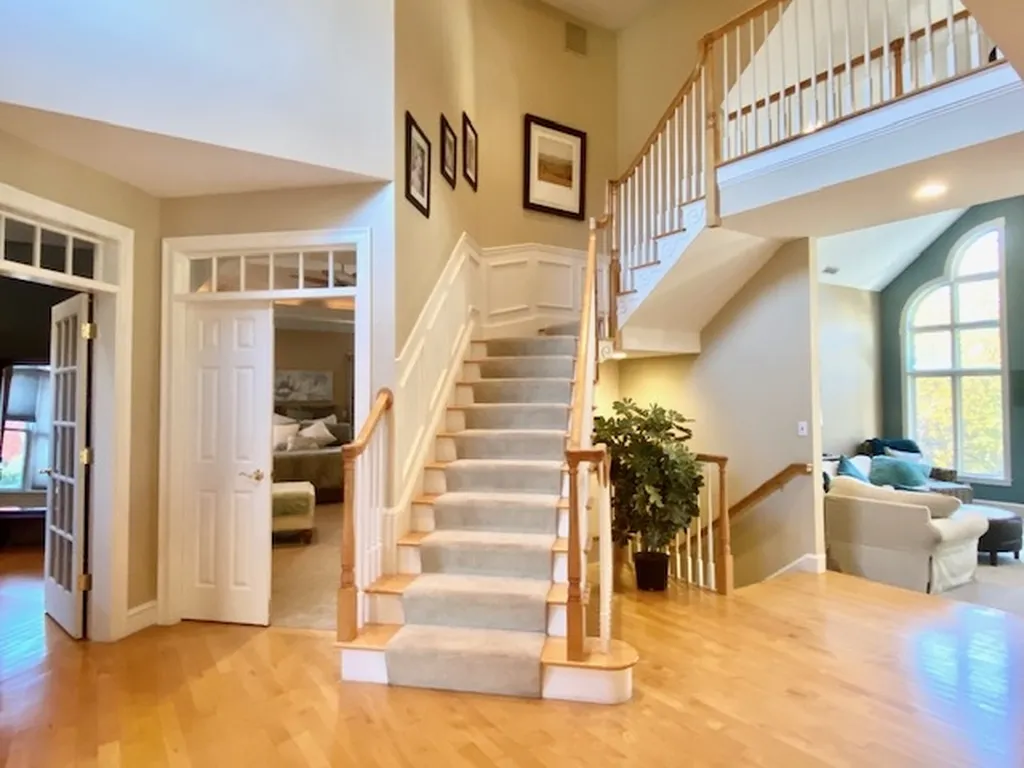 8 Parker Lane Bedford NH 03110