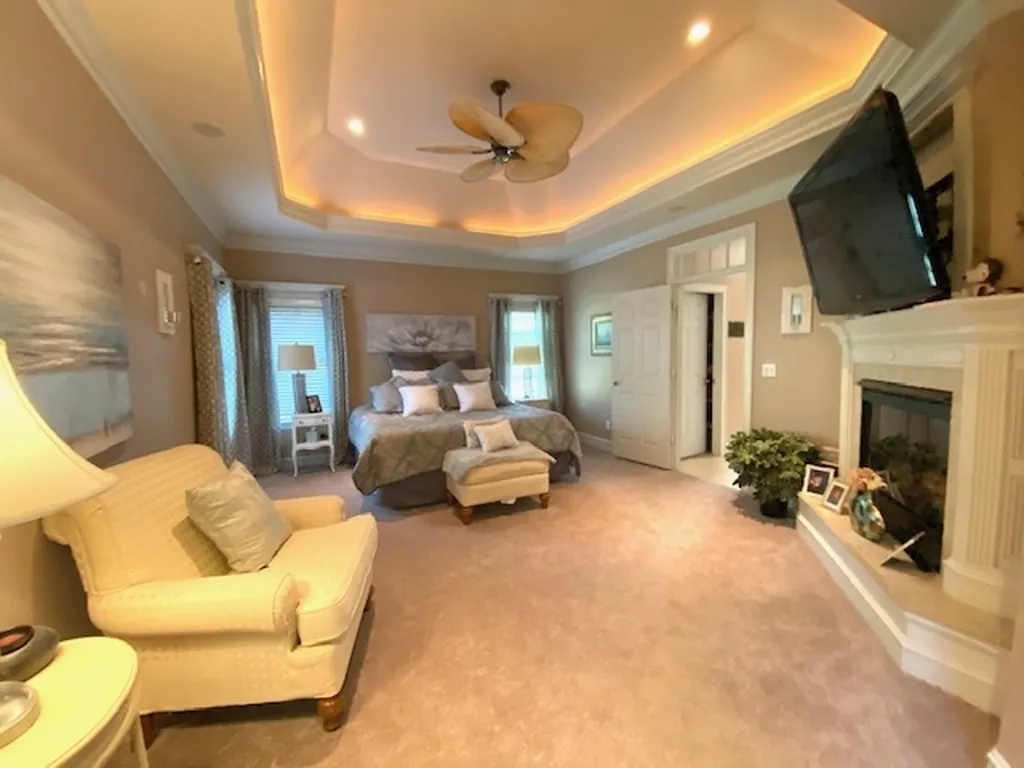 8 Parker Lane Bedford NH 03110