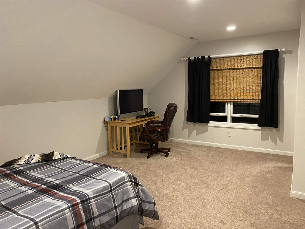 8 Parker Lane Bedford NH 03110