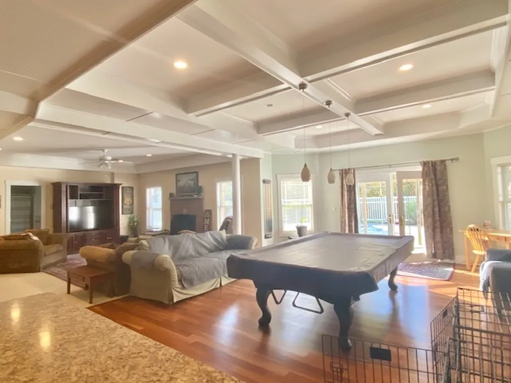 8 Parker Lane Bedford NH 03110