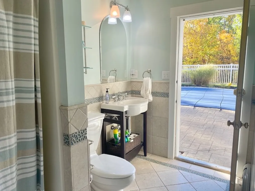 8 Parker Lane Bedford NH 03110
