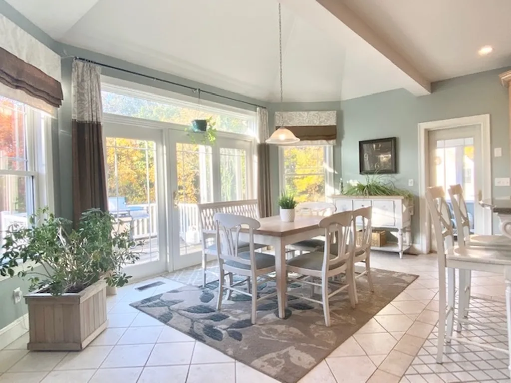 8 Parker Lane Bedford NH 03110