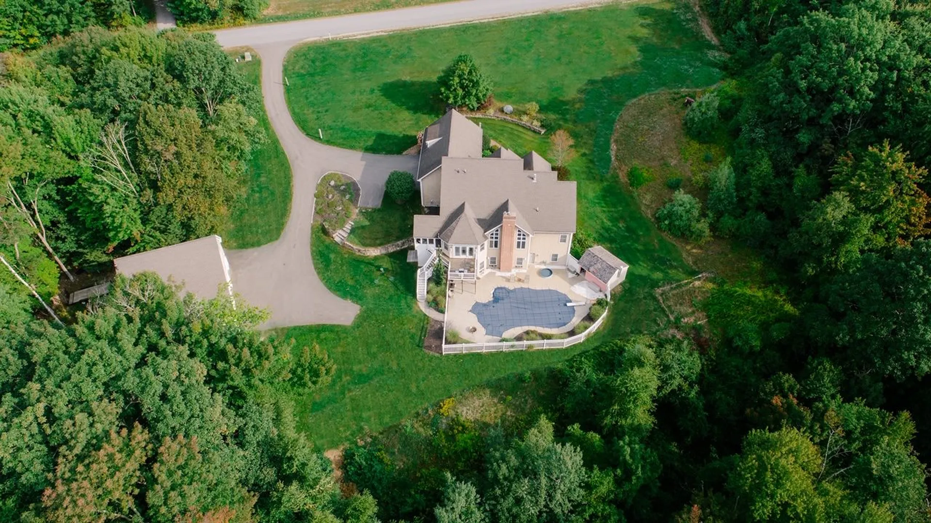 8 Parker Lane Bedford NH 03110