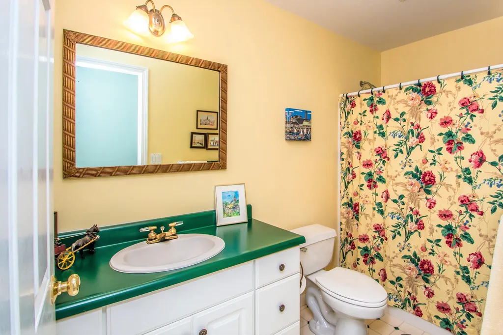 1 Moat Lane Hales Location NH 03860