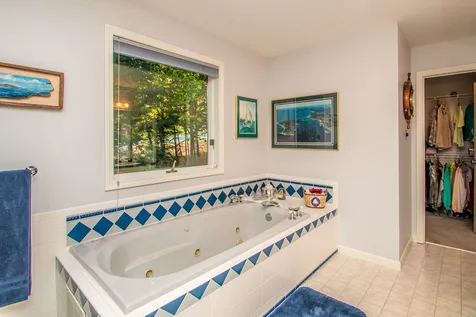 1 Moat Lane Hales Location NH 03860