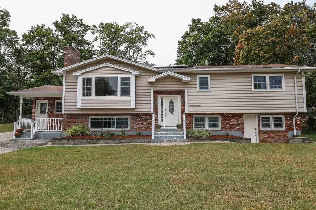 190 Greenwood Court Manchester NH 03109