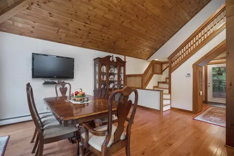 7 Cloverfield Road Newbury NH 03255